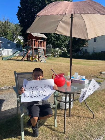 A Heartwarming Surprise for a Young Lemonade Seller