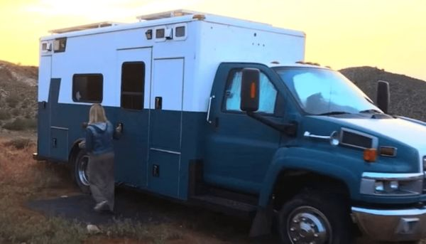 Rachel’s Inspiring Journey: Transforming an Ambulance into her Dream Home