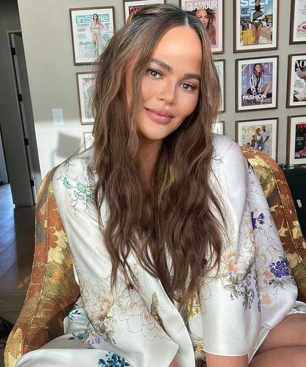 Chrissy Teigen’s Pregnancy Journey: Candid and Inspiring